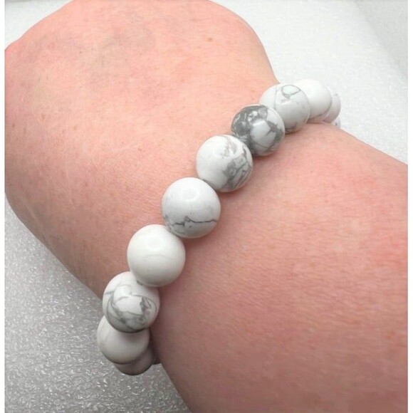 Howlite Beaded Bracelet - Picture 3 of 4